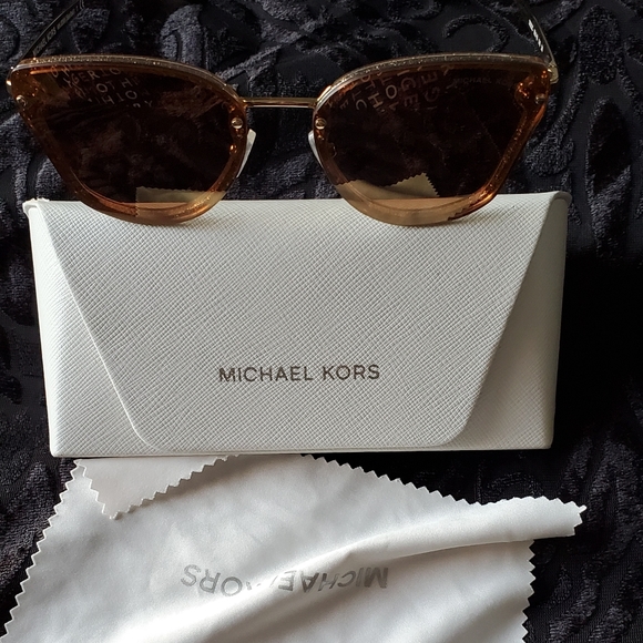 Sunglasses - Picture 4 of 4